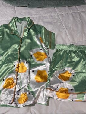 NEW Women's Satin Goose Print Pajama Set in Mint Green size small